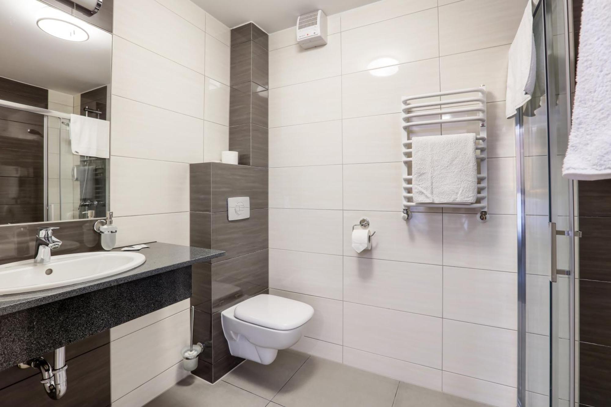 Hotel Weneda Ополе Стая снимка