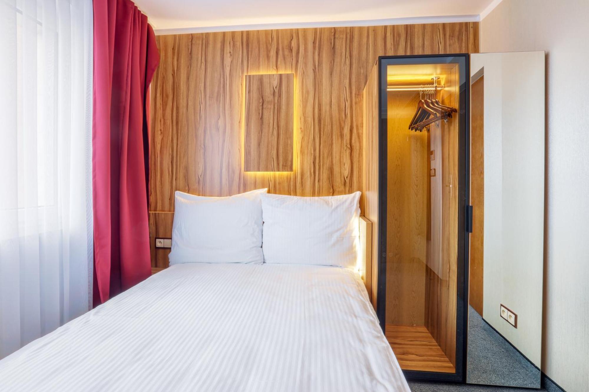 Hotel Weneda Ополе Стая снимка